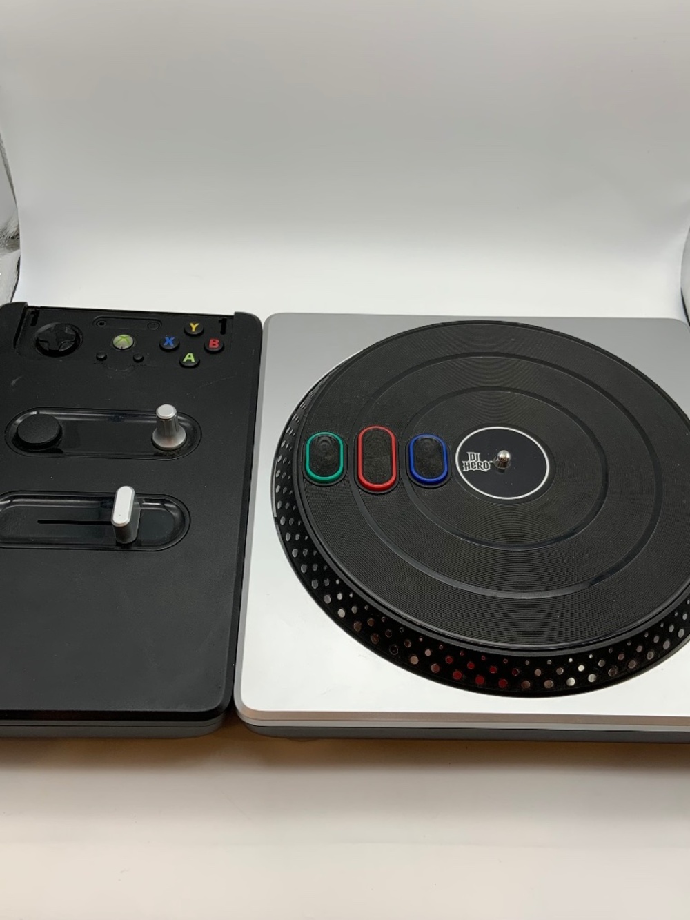 Vintage DJ Hero XBOX 360 Wireless Turntable Controller Untested AS IS For Parts